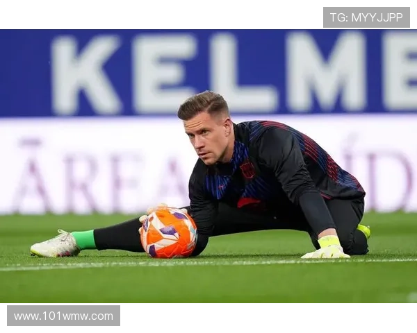 特尔施特根巴萨基地恢复期间与球迷互动